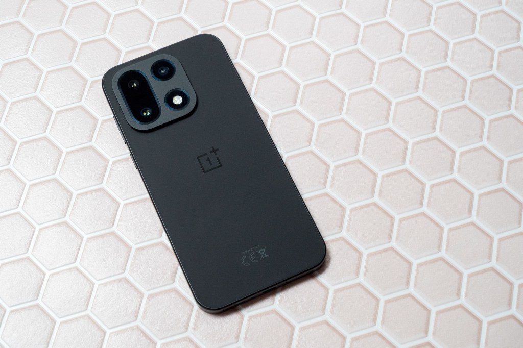 The back of the OnePlus 15