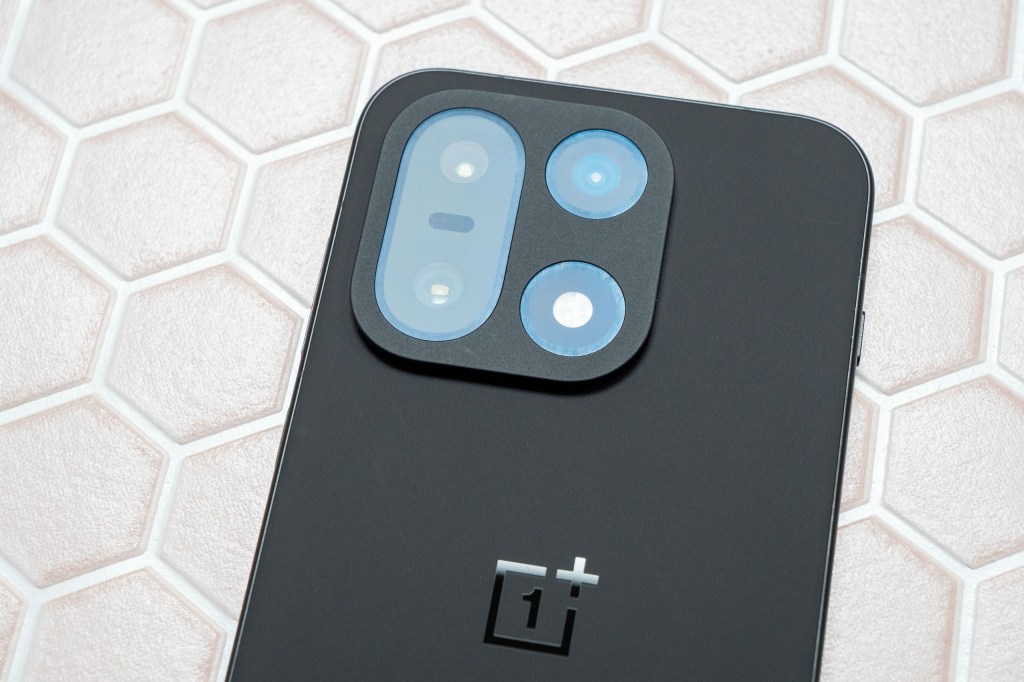 The lenses on the back of the OnePlus 15.