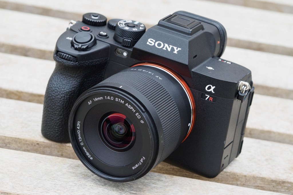 Viltrox AF 14mm f/4 Air on Sony A7R V.