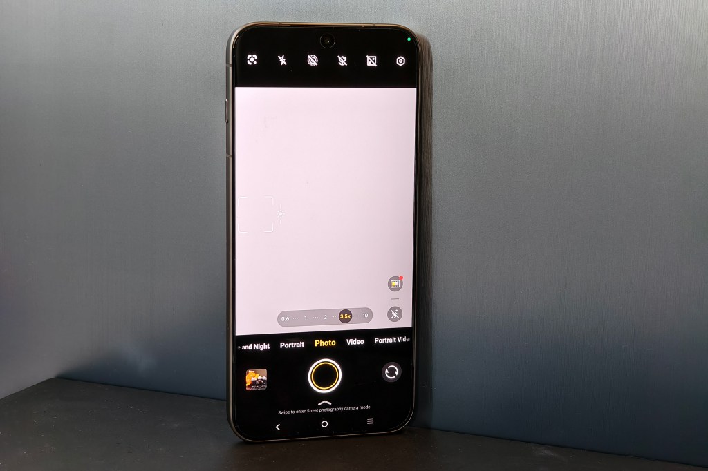 Vivo X300 Pro. Photo Joshua Waller