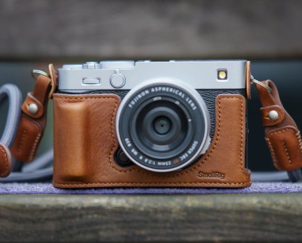 Fujifilm X-E5 with SmallRig leather case kit in brown