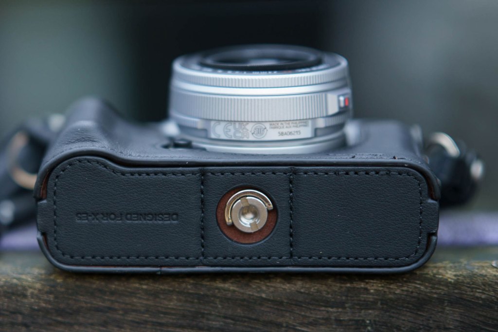 SmallRig leather case attachment screw. 