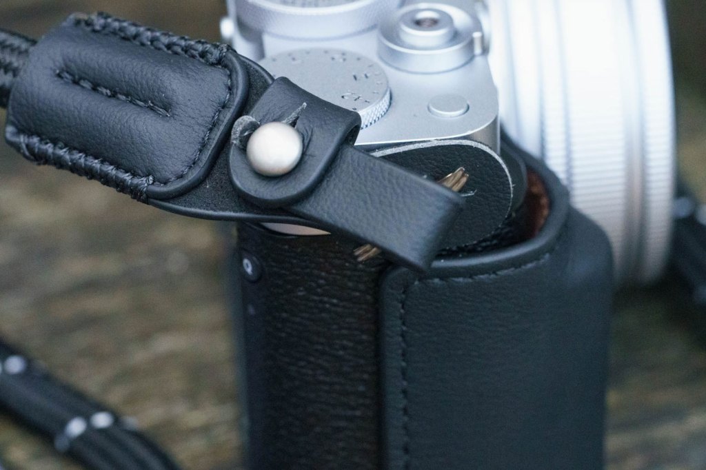 SmallRig leather case strap attachment