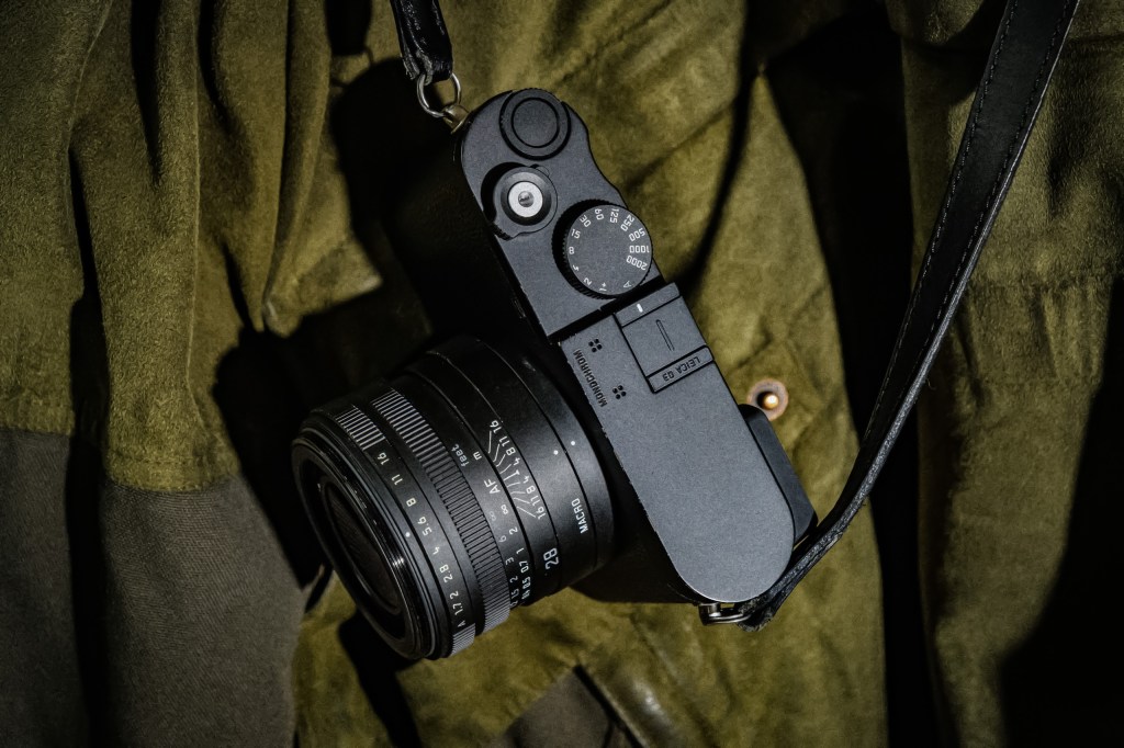 Leica Q3 Monochrom top plate