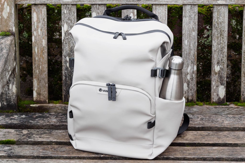 B20L water bottle pocket.