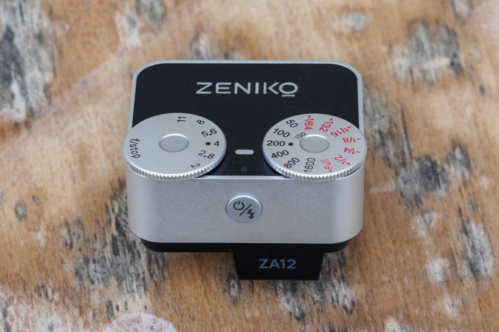 Zeniko ZA 12 power/test button