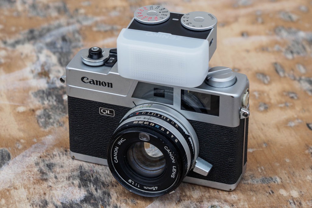Zeniko ZA12 with diffuser on the New Canonet QL19