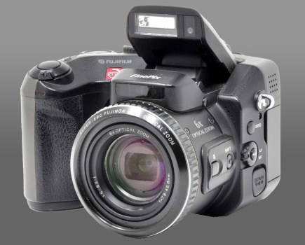 The Fujifilm FinePix S602 Zoom used Smartmedia cards and CompactFlash. AP