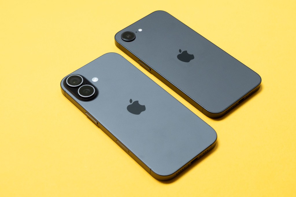 The iPhone 17 in front of the iPhone 16e