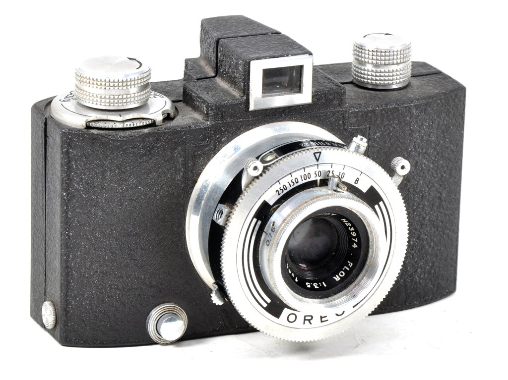 The Babysem, a small camera for full-frame 35mm