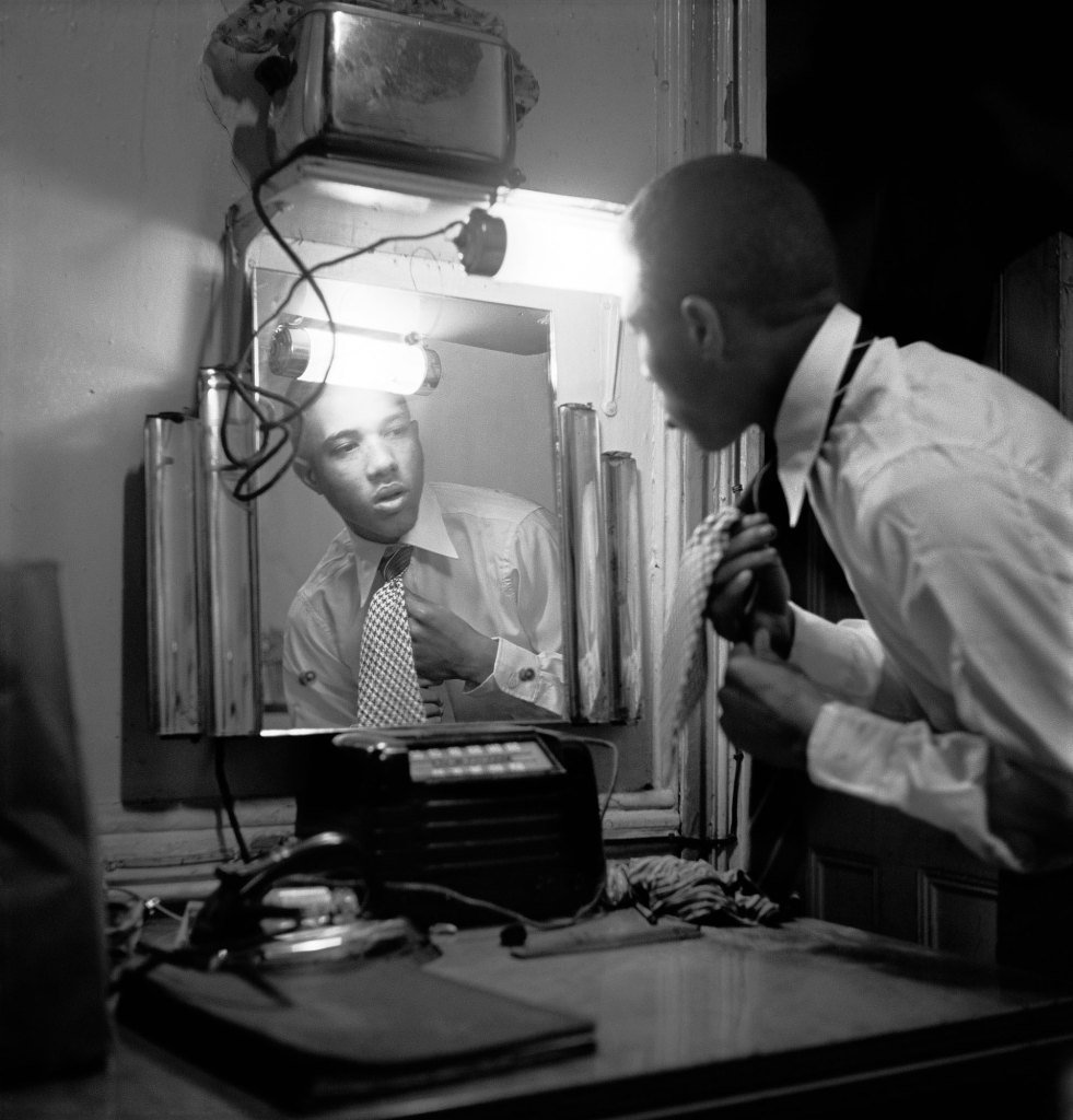 Gordon Parks Untitled, Harlem, New York, 1948 Courtesy of and copyright The Gordon Parks Foundation