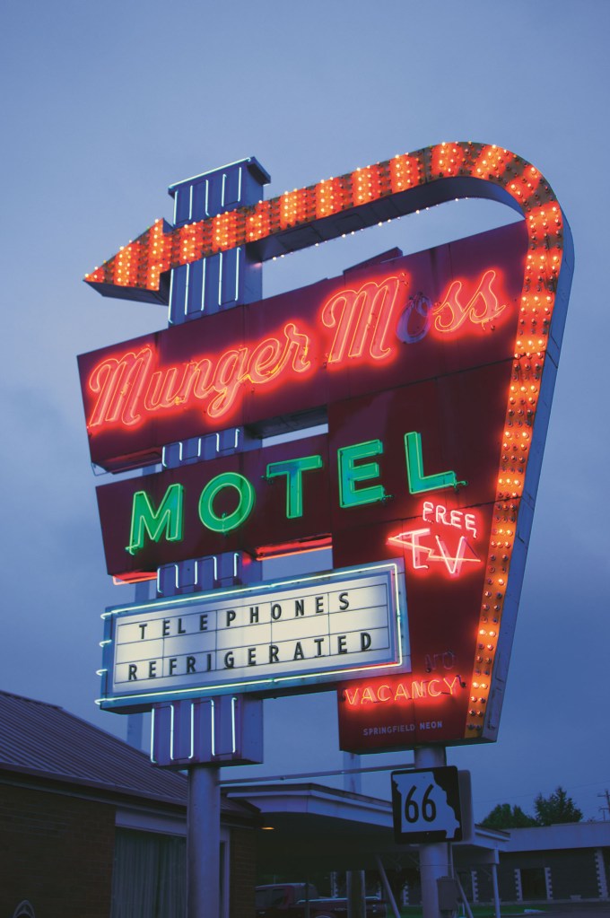 1946 Munger Moss Motel Lebanon signage