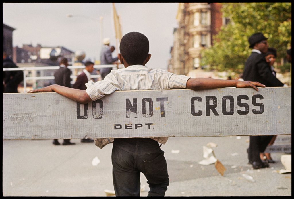Gordon Parks Untitled, Harlem, New York, 1963 Courtesy of and copyright The Gordon Parks Foundation