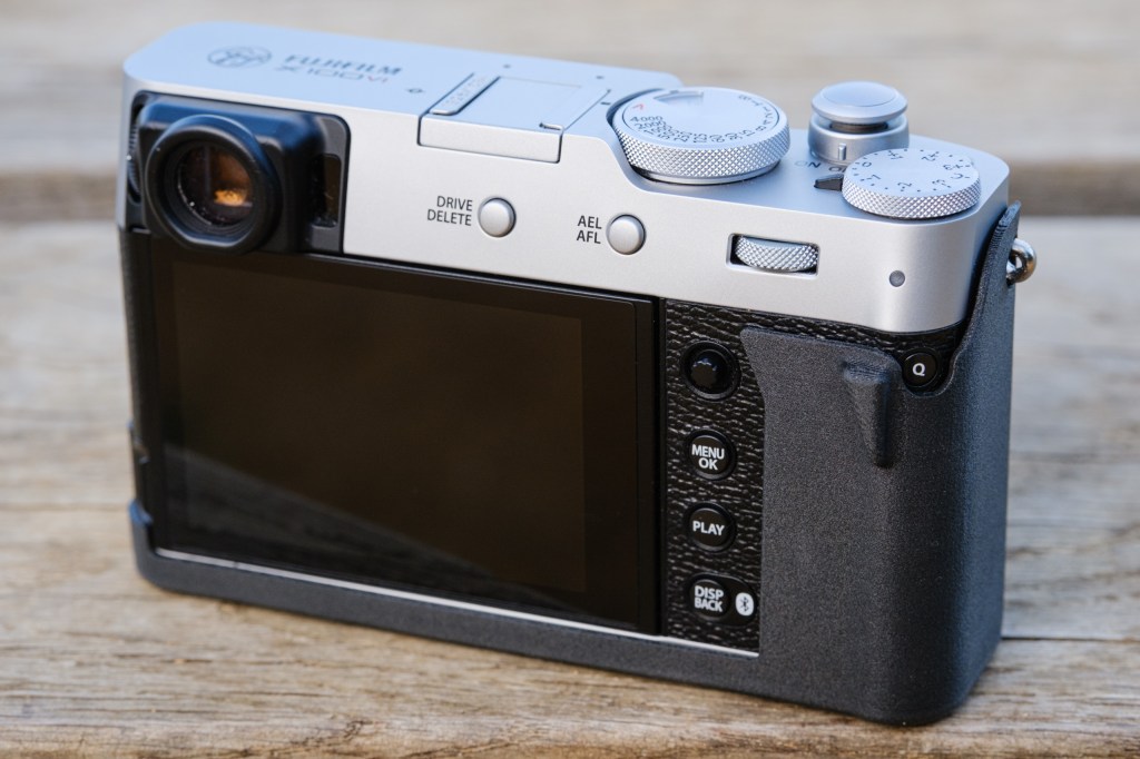 Akara Labs Slim Skin Case for the Fuijfilm X100VI - thumb hook