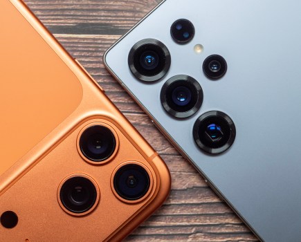 iPhone 17 Pro and Samsung Galaxy S25 Ultra