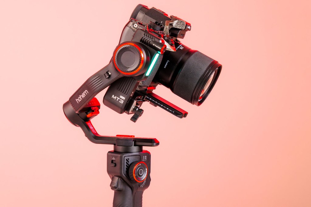 Hohem iSteady MT3 Pro with camera mounted.