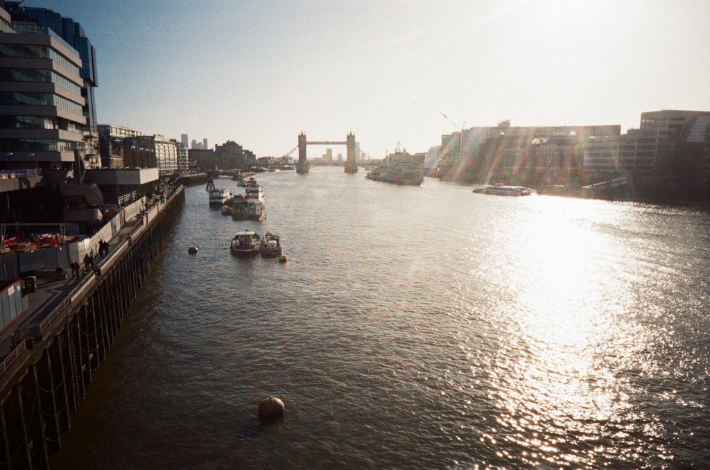 Sample photograph taken with Kodak Snapic A1 showing the River Thames from London Bridge; there is significant lens flare from shooting into the sun
