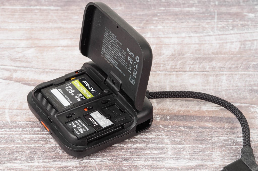 PGYTech CreateMate High-Speed Mini Card Reader Case - SD reader.