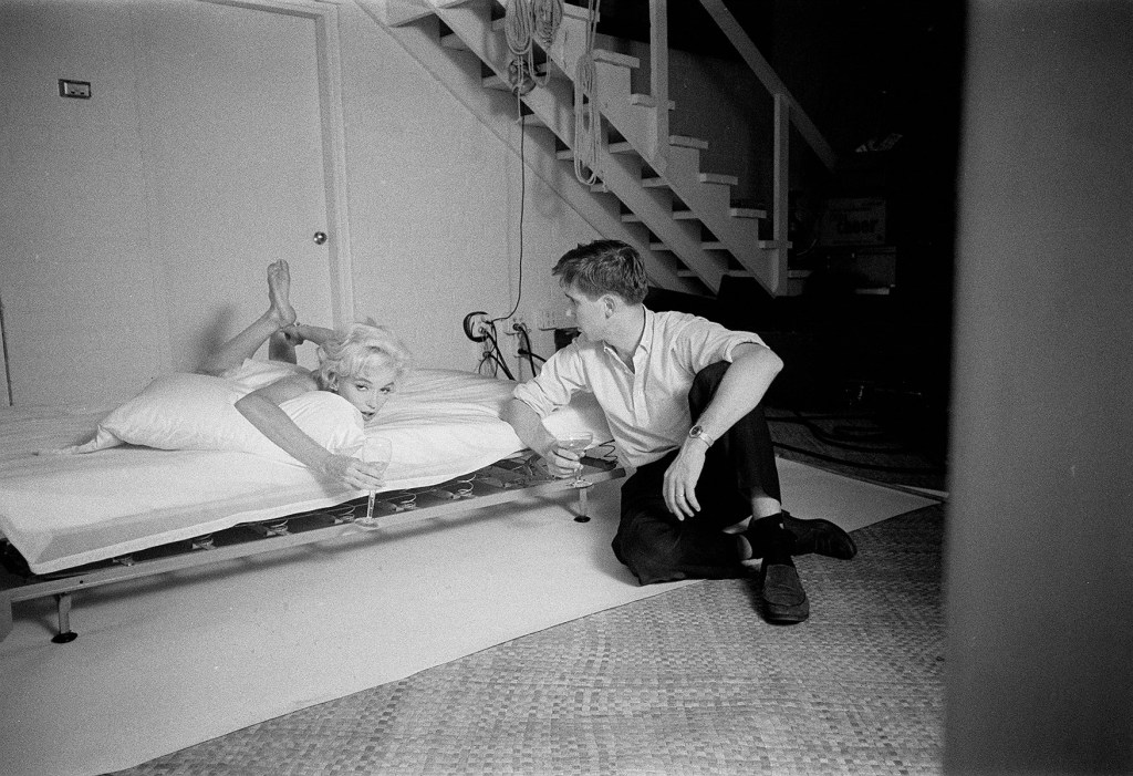 A picture of Marilyn Monroe and Douglas Kirkland