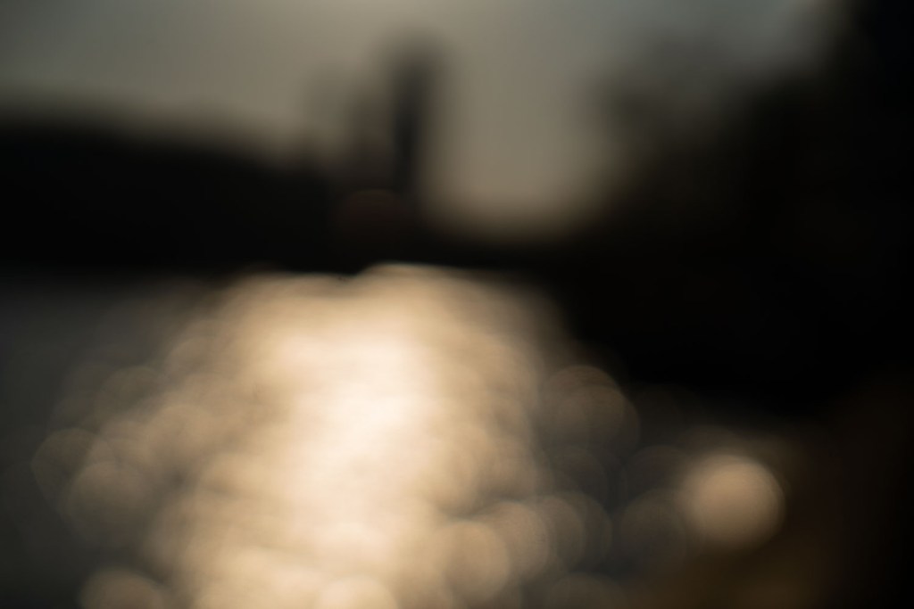 A blurry photo of a view from London Bridge