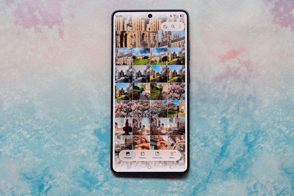 Images taken with the Samsung Galaxy S26 Ultra shown on screen