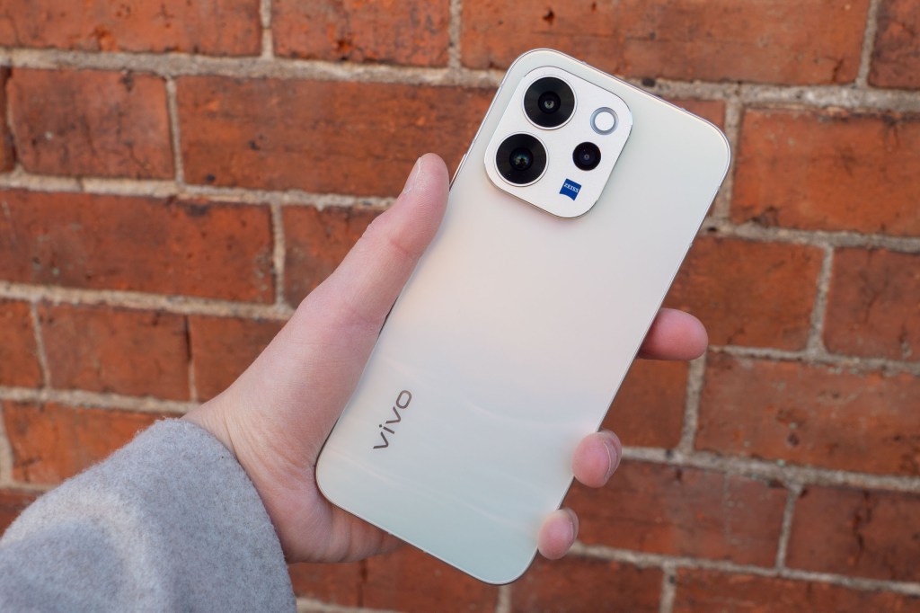 The Vivo V70 