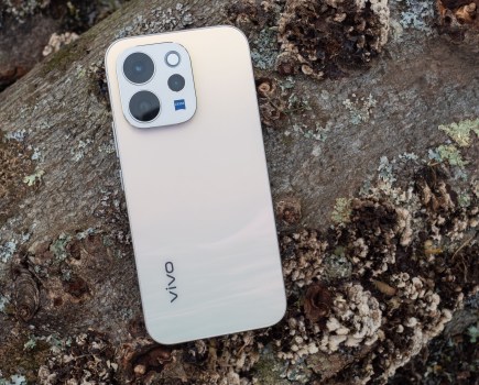 The Vivo V70
