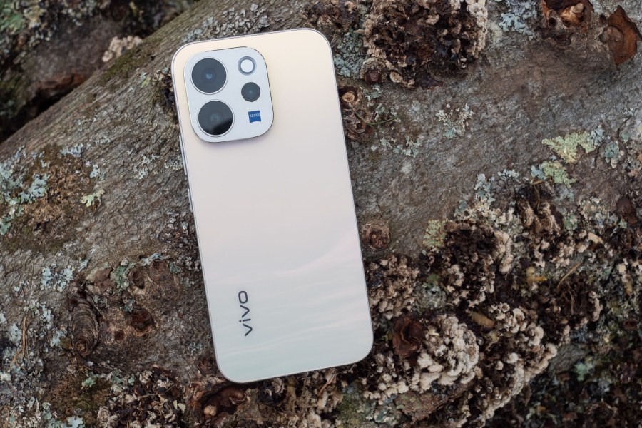 The Vivo V70