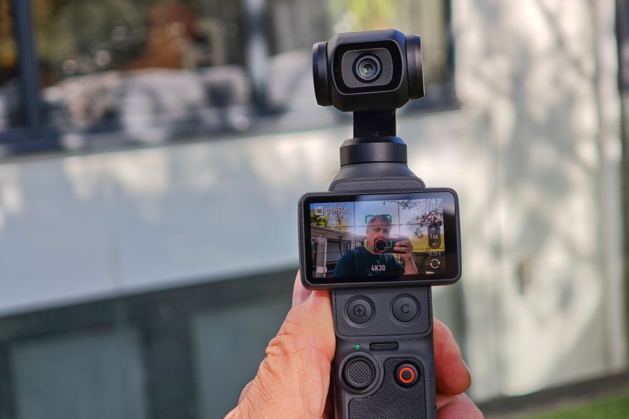 DJI Osmo Pocket 4