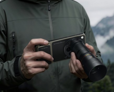 OPPO Find X9 Ultra. Image: OPPO with the Hasselblad Eart Explorer Teleconverter attached. Image: OPPO
