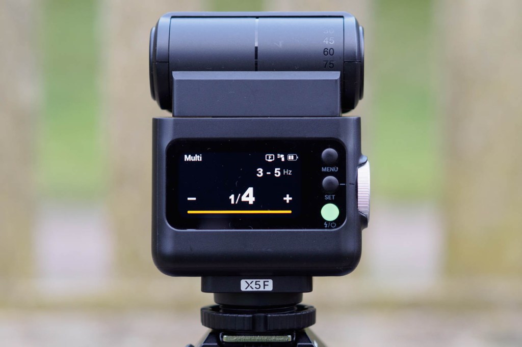 Godox iT32 Multi-flash mode display.