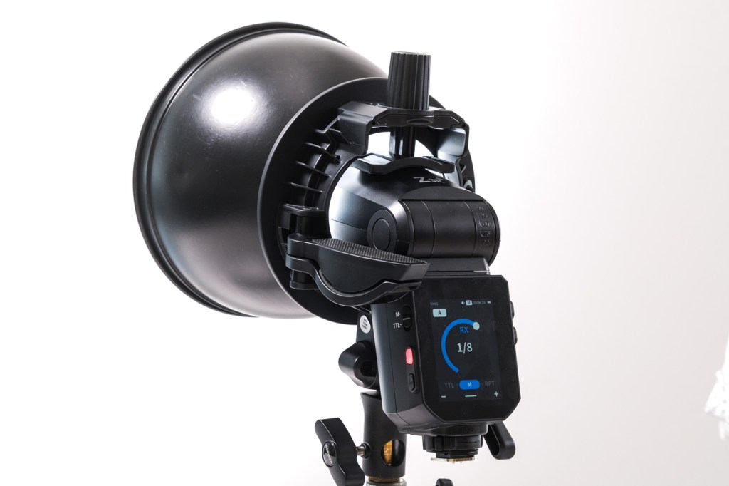 Neewer Z3R flash unit in studio