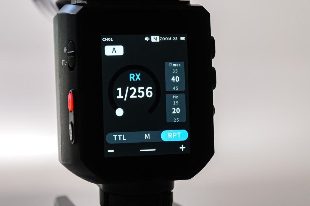 Neewer Z3R flash unit display