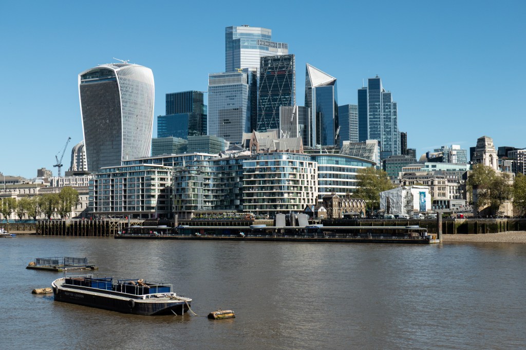Panasonic Lumix TZ300 London skyline sample image