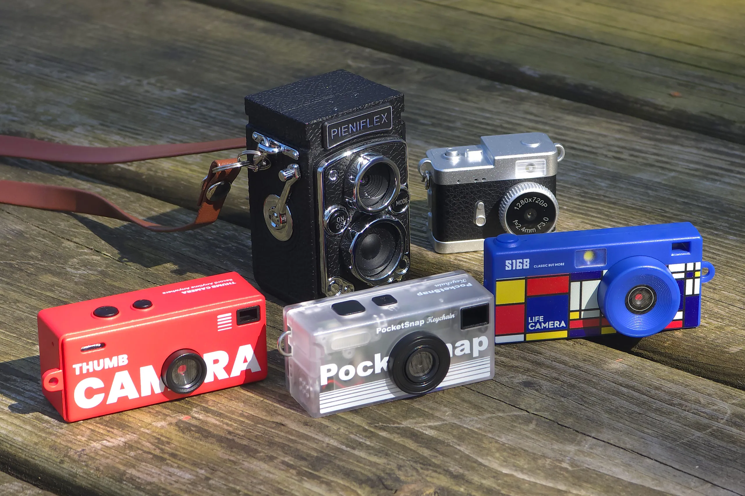 Best keychain toy camera? I try four cheap digital toy cameras, so