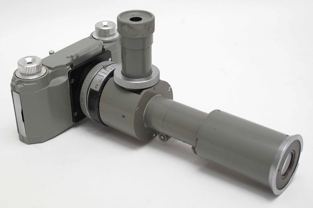 How the Advocate was adapted for use as a microscope camera
(© www.peterloy.com)