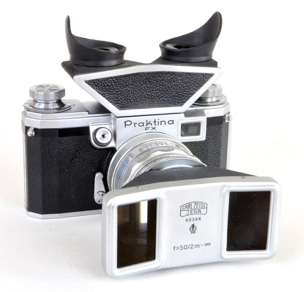 Stereo beam splitter attachment and twin eyepiece viewfinder fitted to a Praktina FX