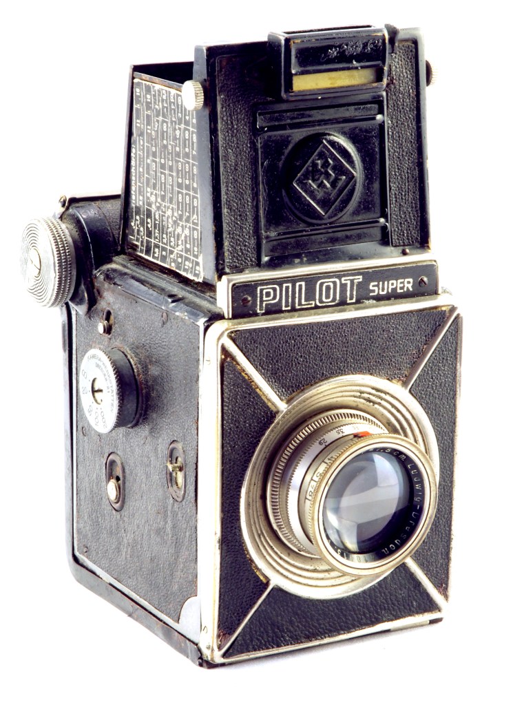 Pilot Super, another roll film SLR