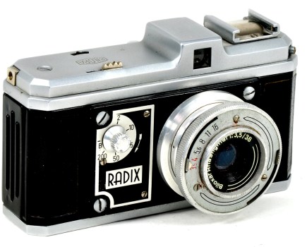 The Radix 35SH, distinguished from other models by offering five shutter speeds
