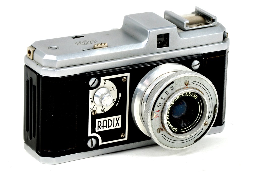 The Radix 35SH, distinguished from other models by offering five shutter speeds