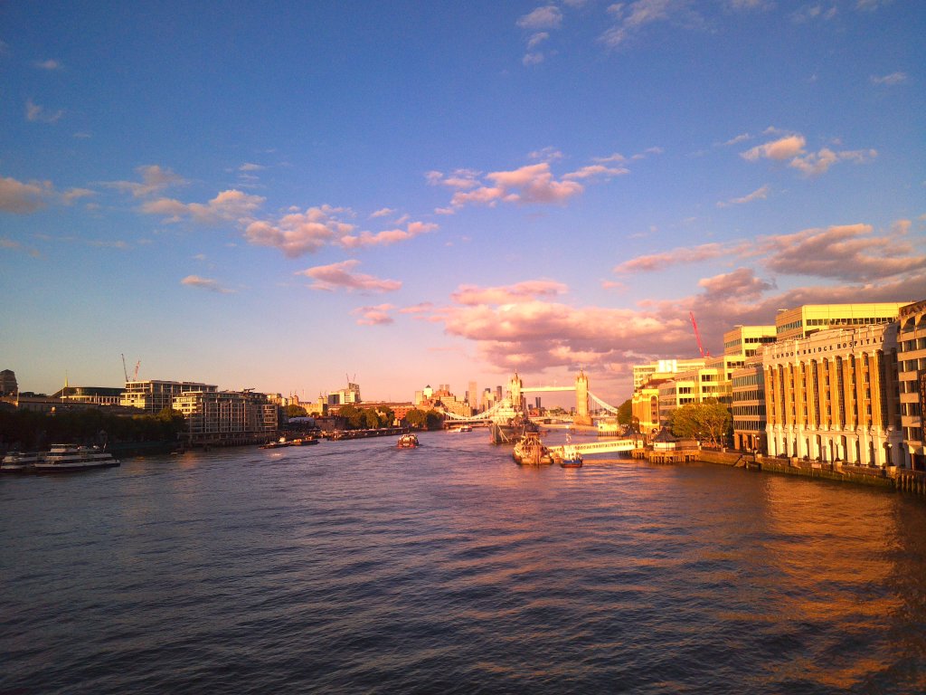 Sample from Camp Snap CS-PRO, showing a view from London Bridge under VTG1 setting, colours are warmer