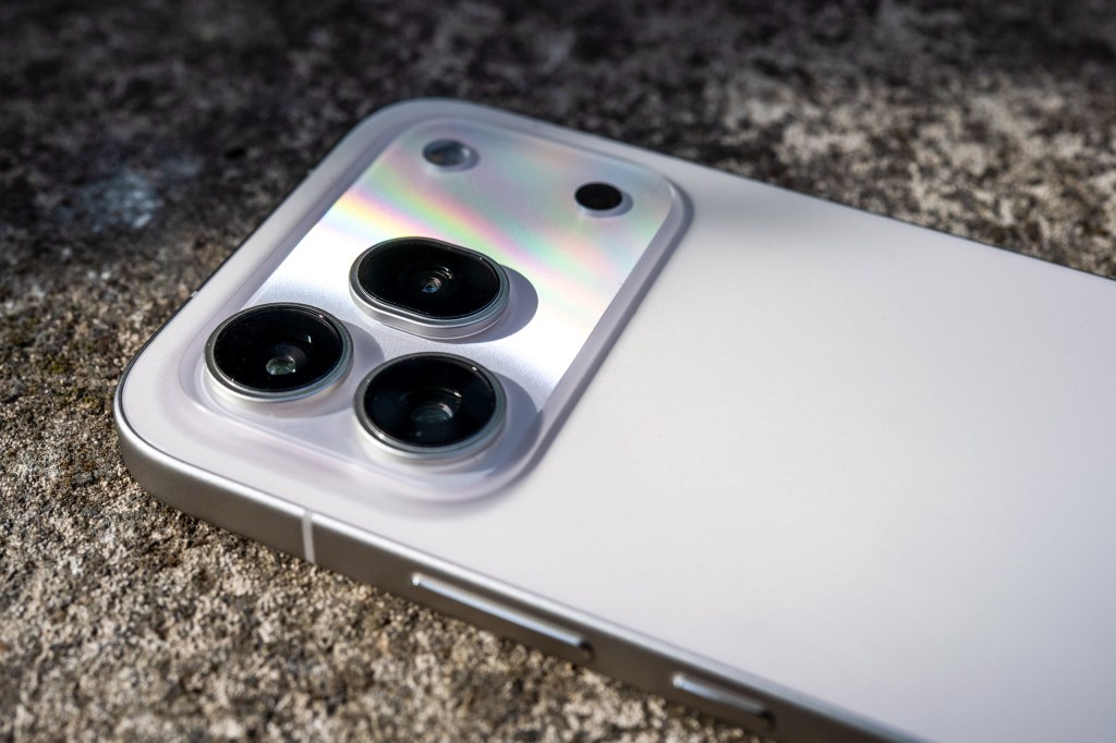 Honor 600 Pro rear cameras close up, three quarters view