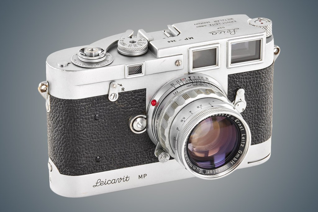 The camera of the first Paparazzo, the Leica M368. Image: Leica