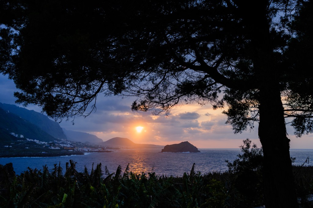 Sigma 35mm F1.4 DG II Art lens sample image, landscape with islands and trees at sunset