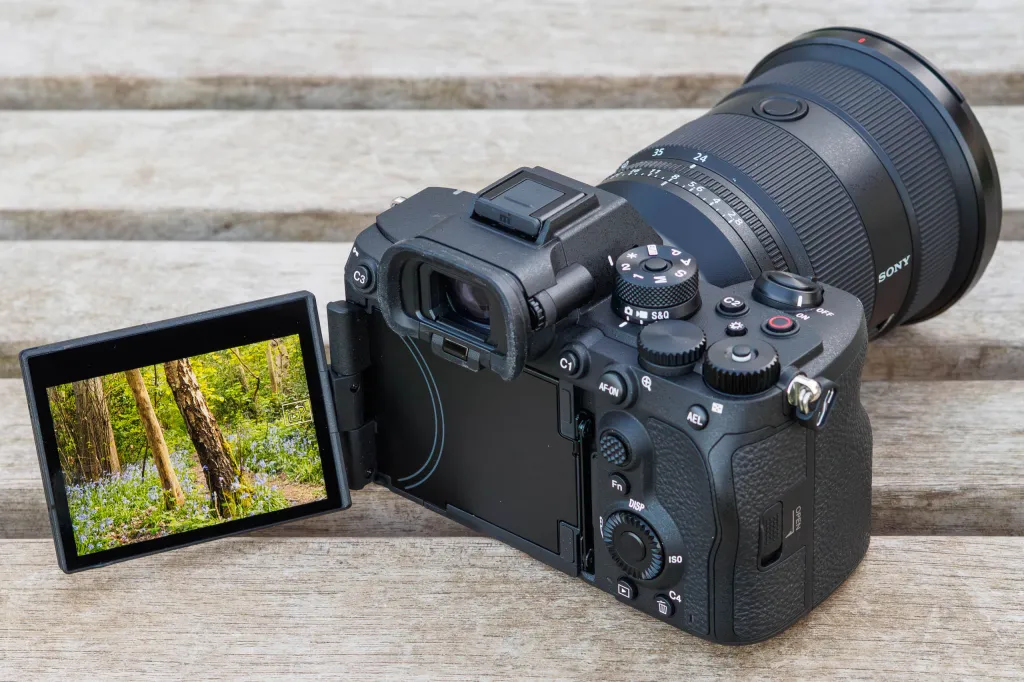 Sony Alpha A7R VI side-hinged screen. 