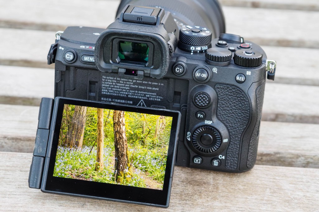 Sony Alpha A7R VI tilt screen