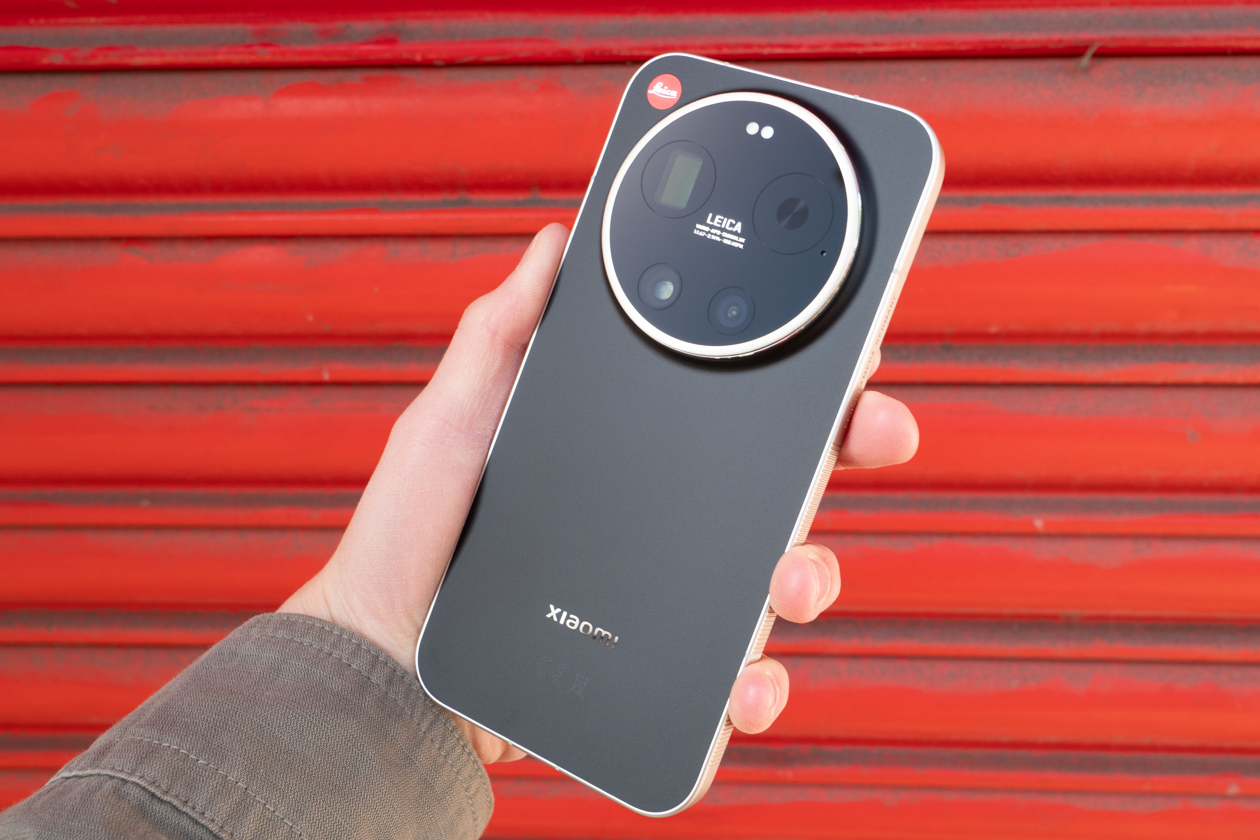 Leica Leitzphone Review - a Xiaomi 17 Ultra with a red dot – but