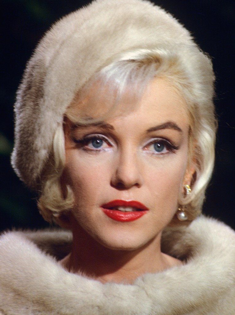 I was stunned to discover that they
had used one of my photographs on
the cover...the ethereal shot where
she looked like an angel. It's the
Marilyn I most remember, and it
was on the cover of Life magazine."
— Lawrence Schiller
Schiller’s May 1962 portrait of
Marilyn Monroe appeared on the
August 17th cover of Life that same
year.
Copyright: Lawrence
Schiller/Courtesy TASCHEN and
Holden Luntz Gallery