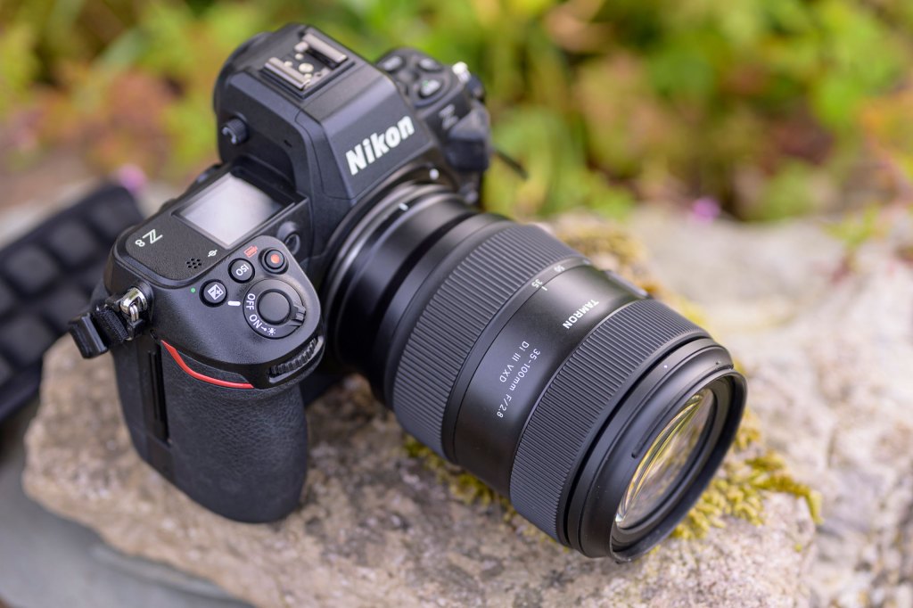 A top view of the Tamron 35 100mm