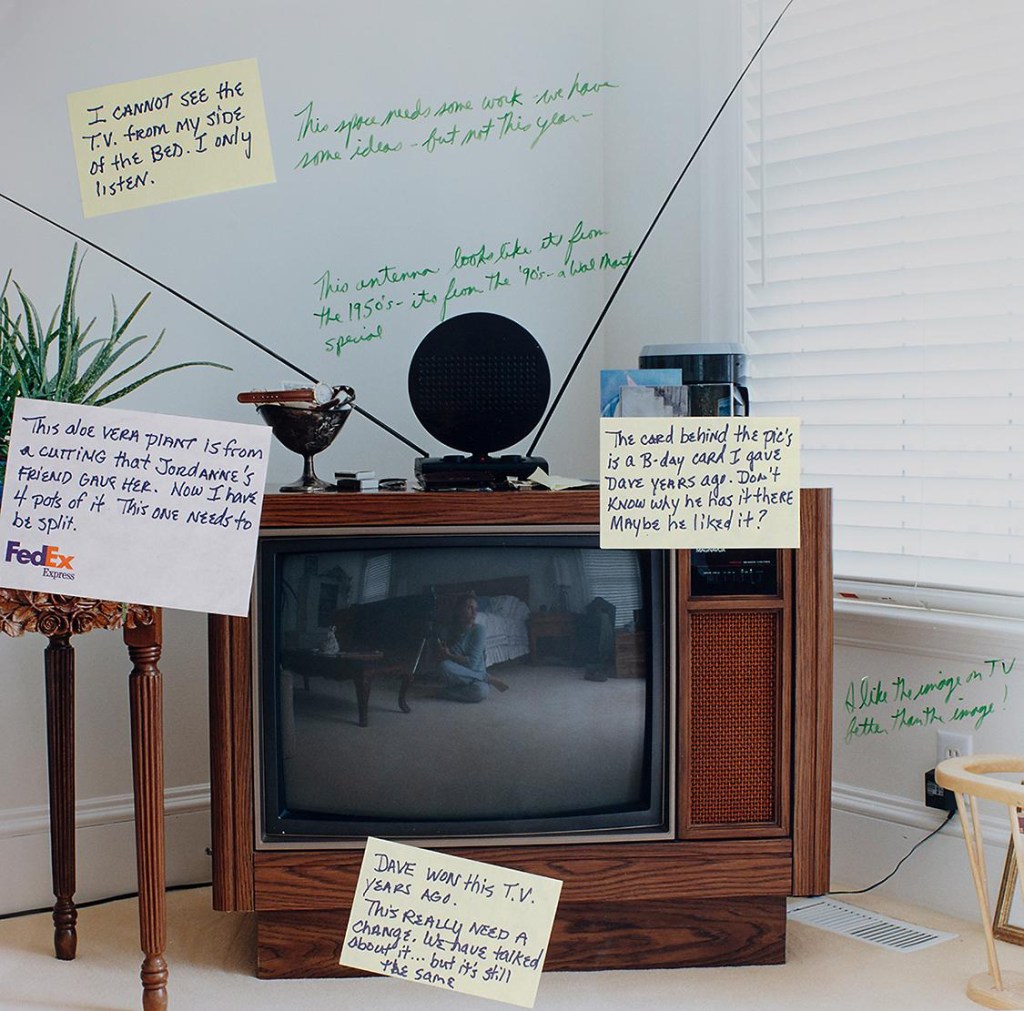 Jordanne Renner, 1655 Ireland Rd (13), c. 2003. Courtesy of the artist. Old TV in a room labelled with hand written notes